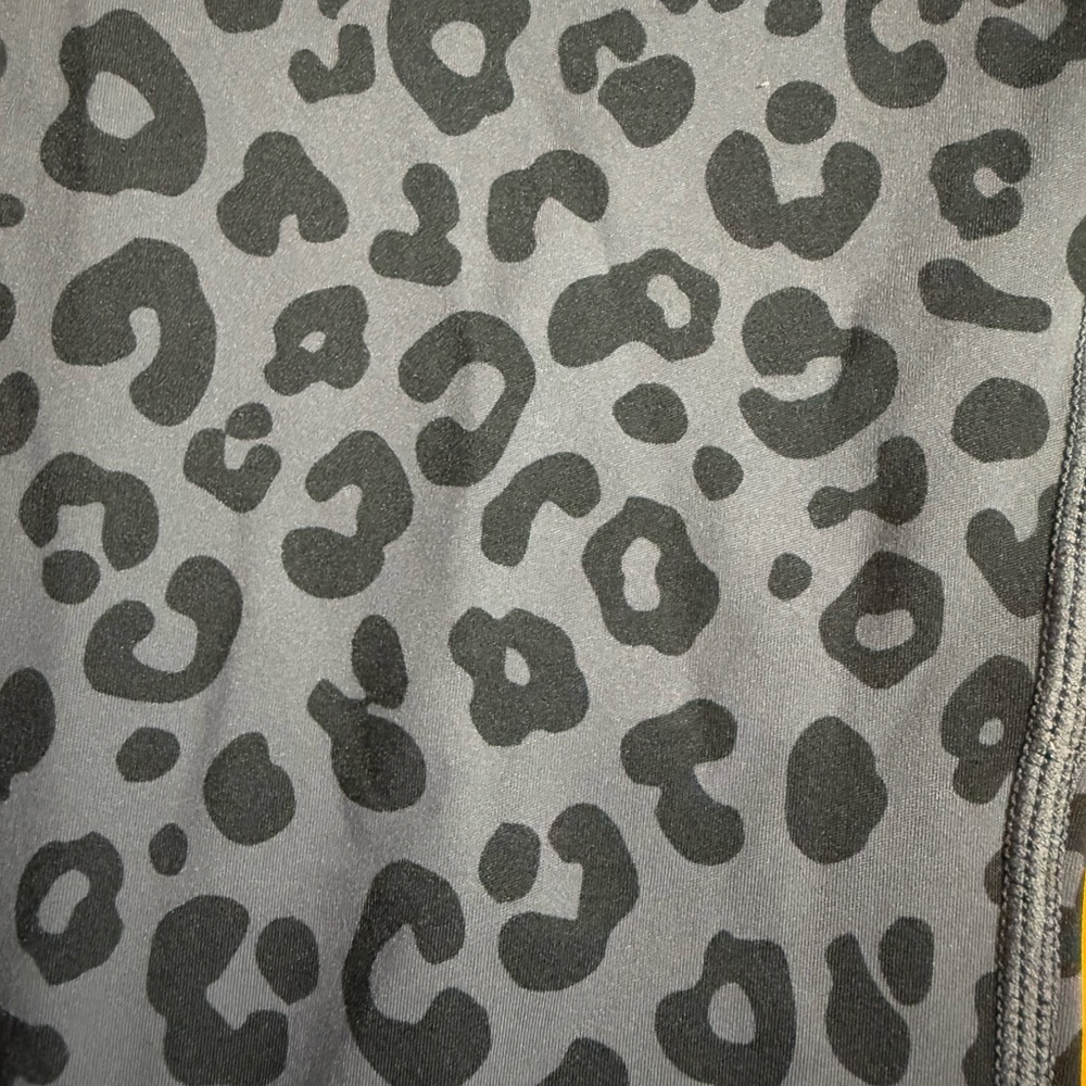 Ajisai Gray Black Leopard Print Leggings Small Yoga Athletic Pilates Princess - Picture 5 of 5
